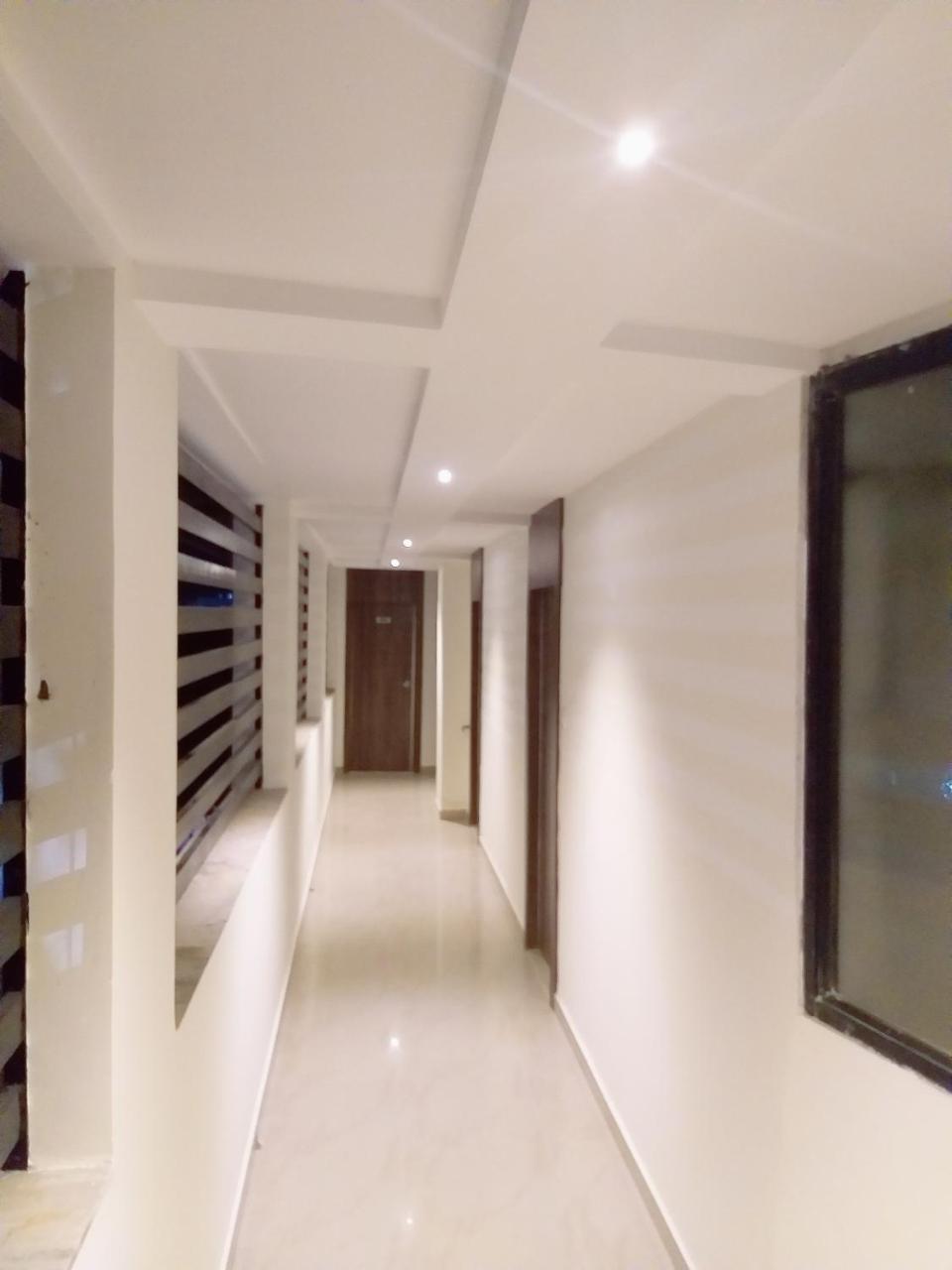 Oyo 26999 Hotel Sg Ahmedabad Ngoại thất bức ảnh