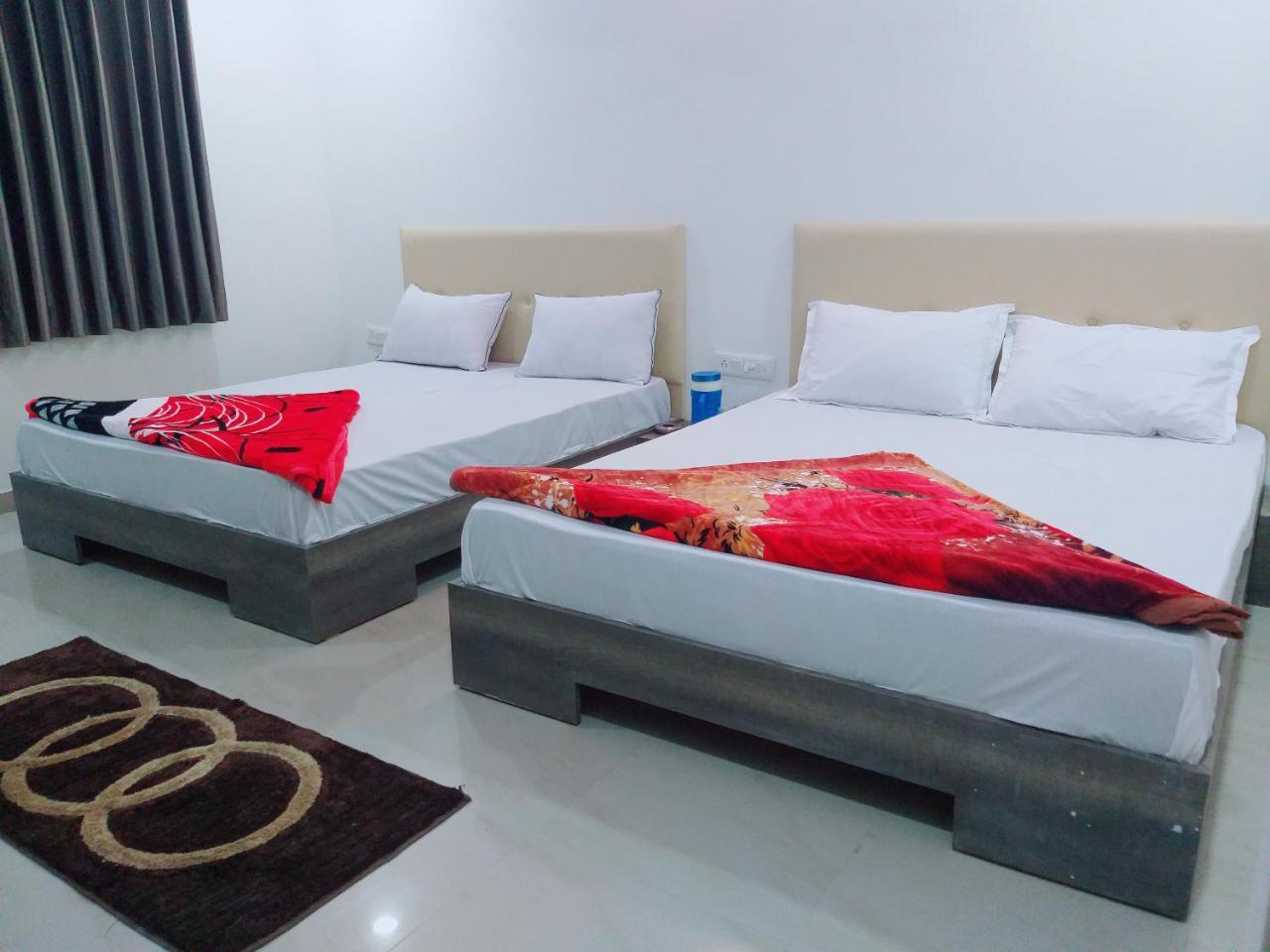 Oyo 26999 Hotel Sg Ahmedabad Ngoại thất bức ảnh